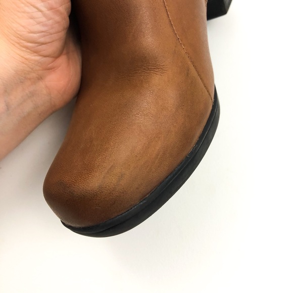 Sold Clark’s Brown leather ankle booties size 8 - Picture 9 of 10